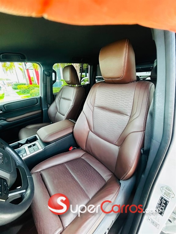 2025 Toyota Land Cruiser Prado Adventure — foto 7 / 10