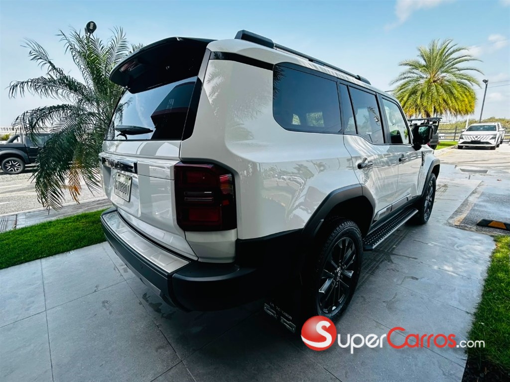 2025 Toyota Land Cruiser Prado Adventure — foto 9 / 10