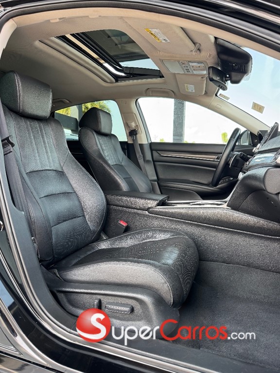 2020 Honda Accord Touring 2.0T — foto 4 / 8
