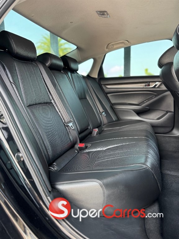 2020 Honda Accord Touring 2.0T — foto 6 / 8