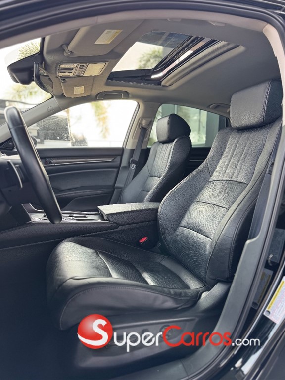 2020 Honda Accord Touring 2.0T — foto 7 / 8