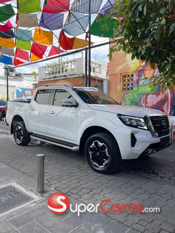 2024 Nissan Frontier LE — foto 2 / 4