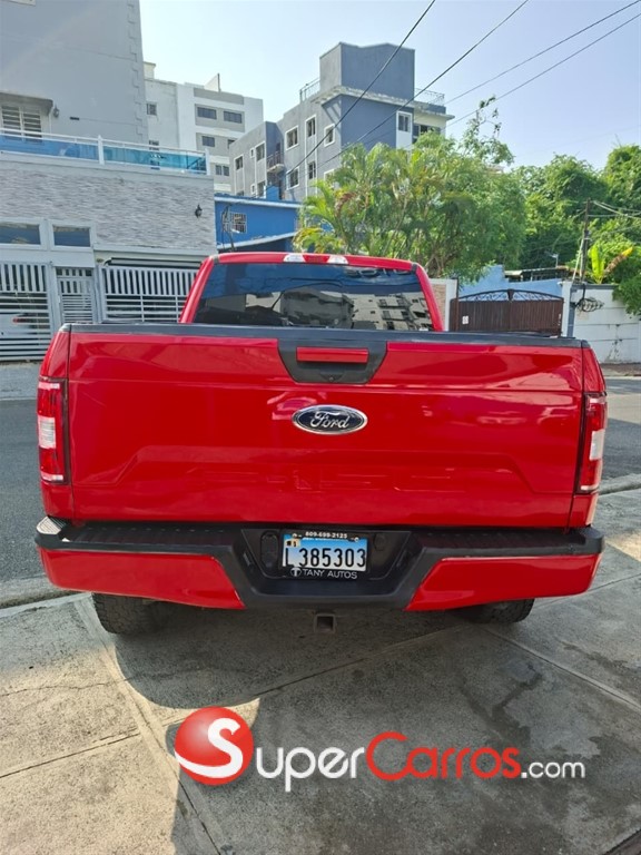 2018 Ford F 150 XLT — foto 2 / 8