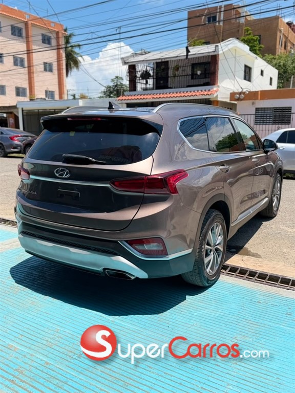 2020 Hyundai Santa Fe SEL — foto 9 / 12