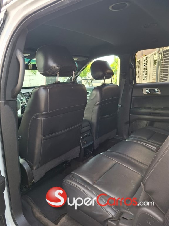 2015 Ford Explorer XLT — foto 7 / 11