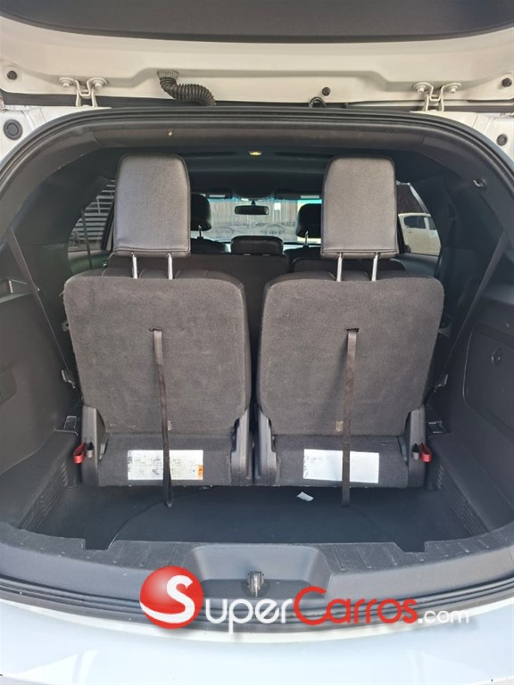 2015 Ford Explorer XLT — foto 8 / 11