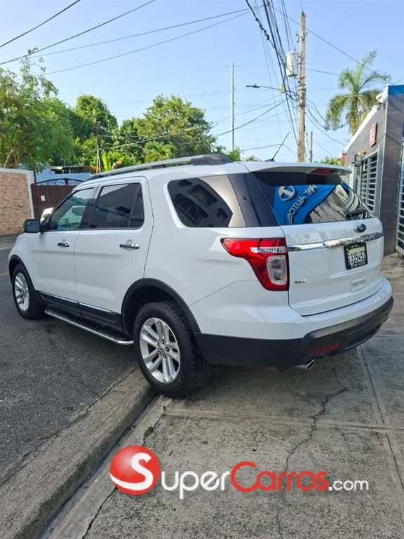 2015 Ford Explorer XLT — foto 9 / 11