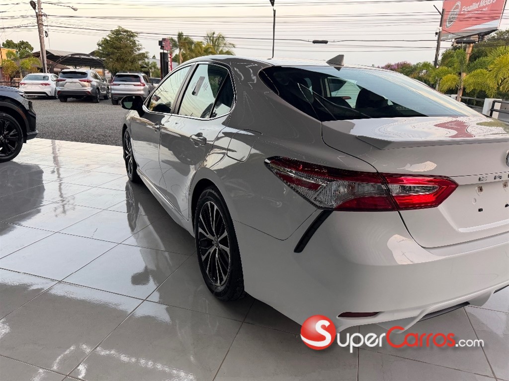 2020 Toyota Camry SE — foto 4 / 12
