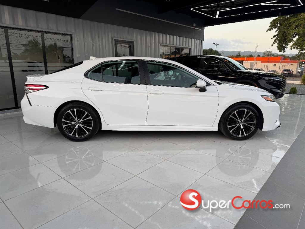2020 Toyota Camry SE — foto 6 / 12