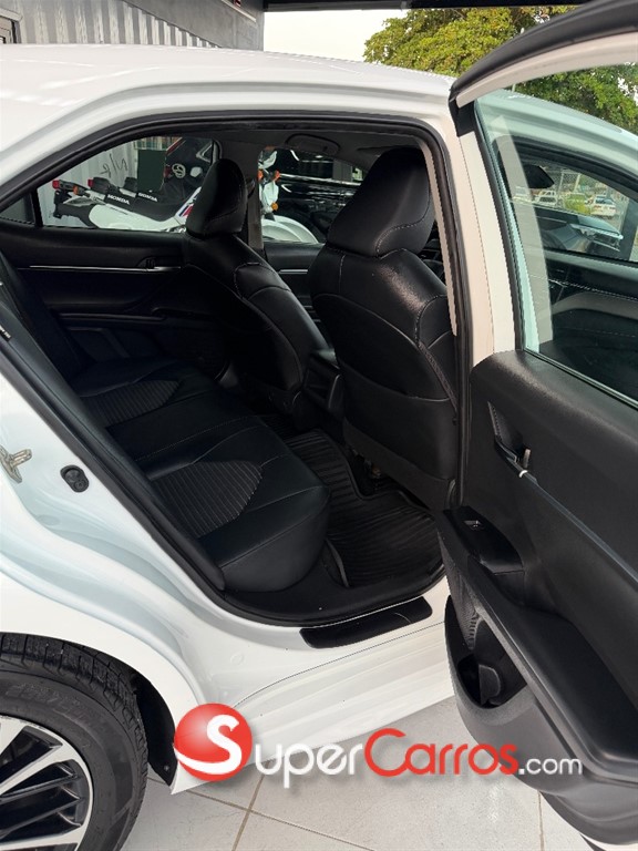 2020 Toyota Camry SE — foto 9 / 12