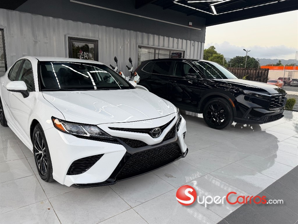 2020 Toyota Camry SE — foto 12 / 12