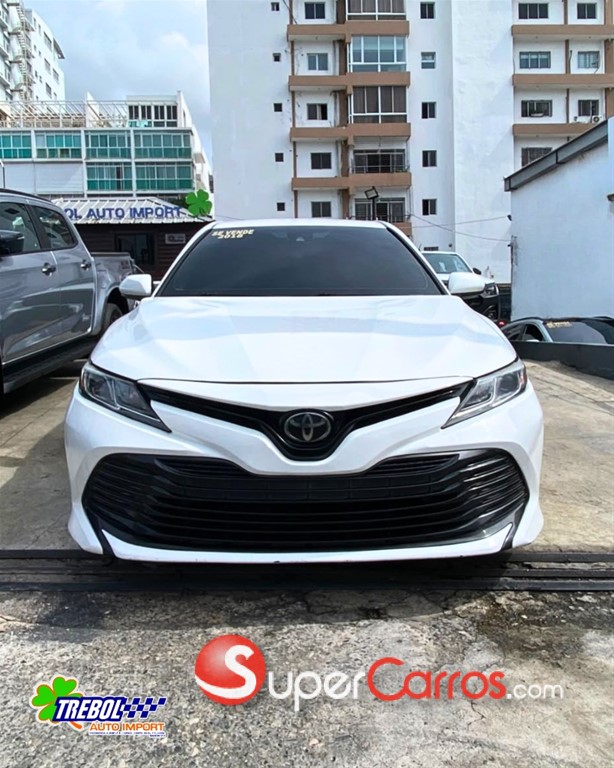 2018 Toyota Camry LE — foto 2 / 11