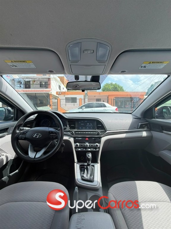 2020 Hyundai Elantra SE — foto 3 / 12