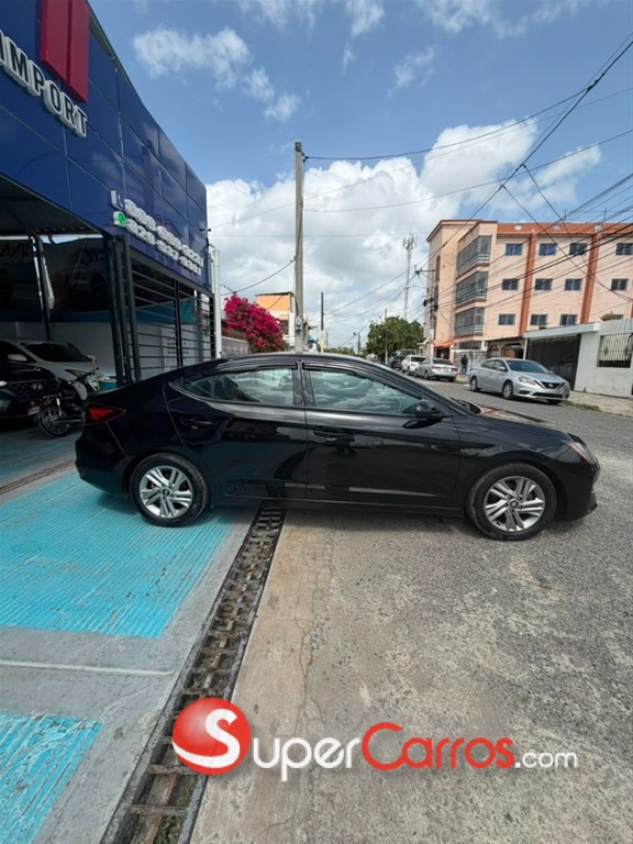 2020 Hyundai Elantra SE — foto 6 / 12