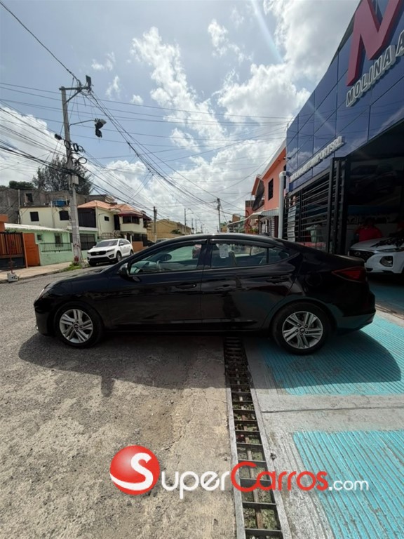 2020 Hyundai Elantra SE — foto 7 / 12