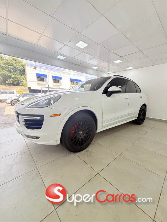 2016 Porsche Cayenne GTS