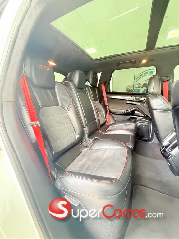 2016 Porsche Cayenne GTS — foto 4 / 9