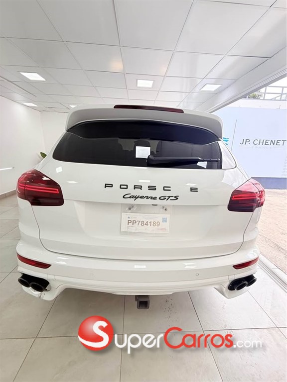 2016 Porsche Cayenne GTS — foto 5 / 9