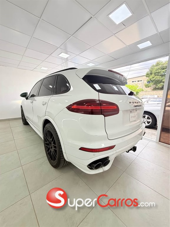2016 Porsche Cayenne GTS — foto 6 / 9