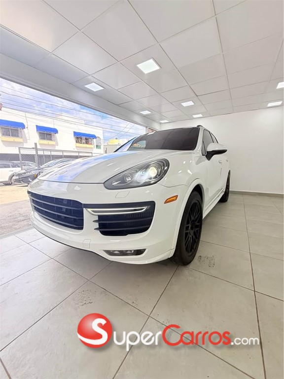 2016 Porsche Cayenne GTS — foto 7 / 9