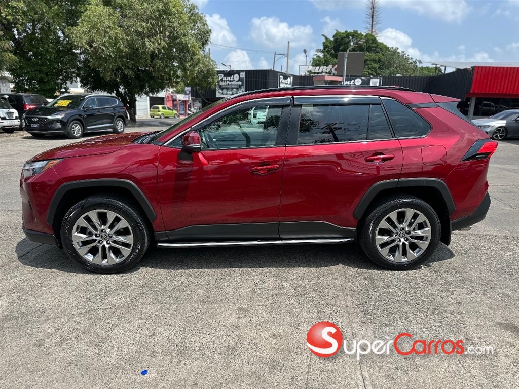 2023 Toyota RAV4 XLE Premium — foto 2 / 12