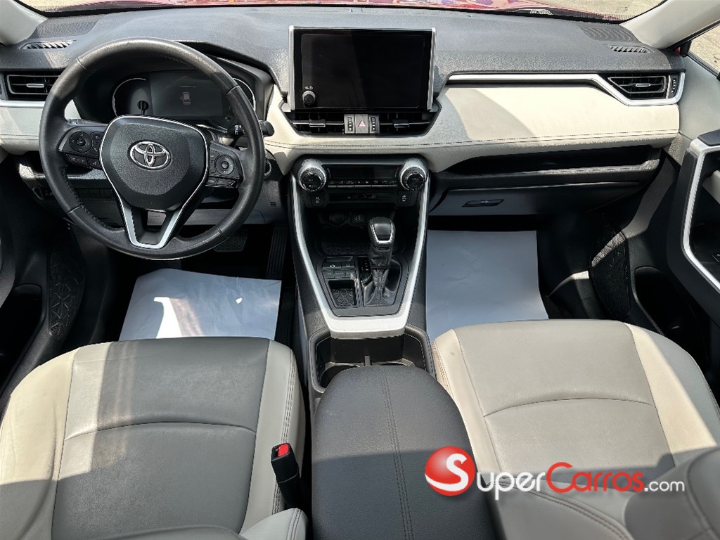 2023 Toyota RAV4 XLE Premium — foto 5 / 12