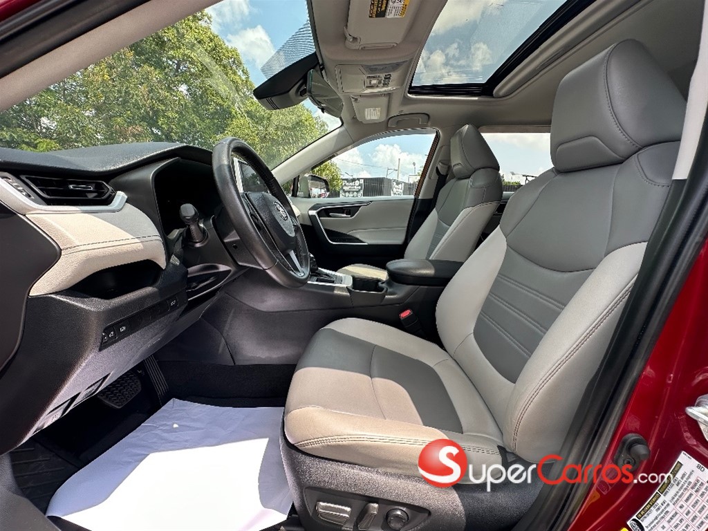 2023 Toyota RAV4 XLE Premium — foto 6 / 12