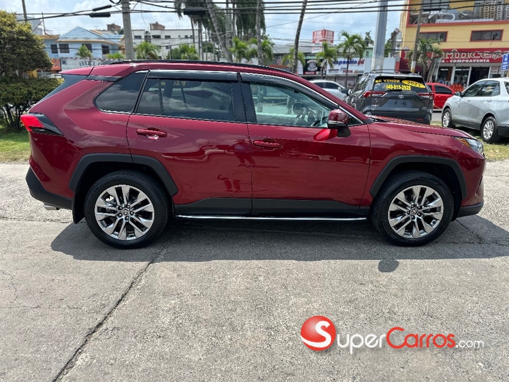 2023 Toyota RAV4 XLE Premium — foto 10 / 12