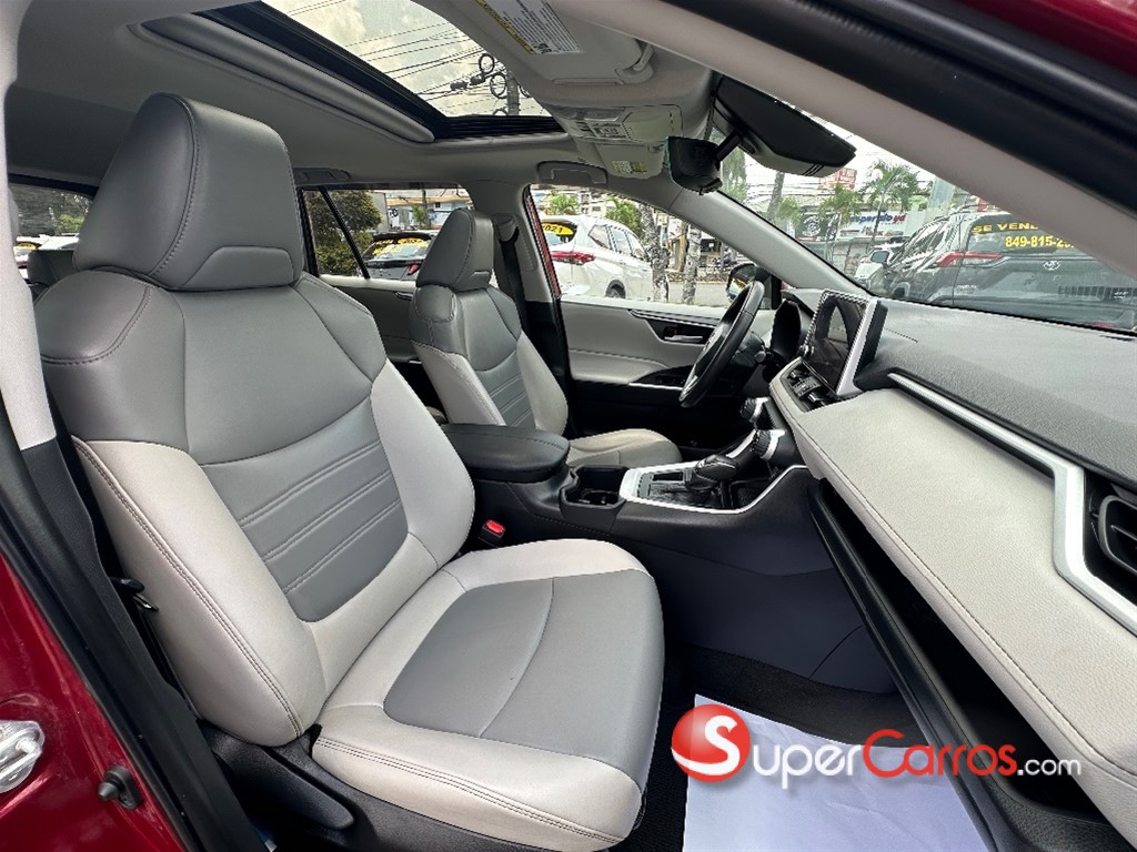 2023 Toyota RAV4 XLE Premium — foto 11 / 12