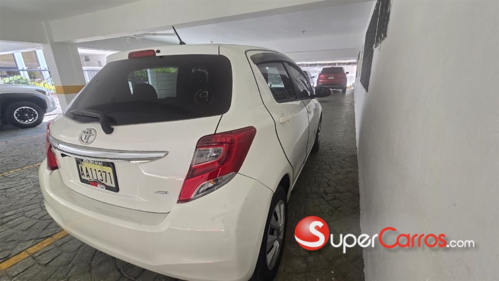 2017 Toyota VITZ — foto 4 / 9