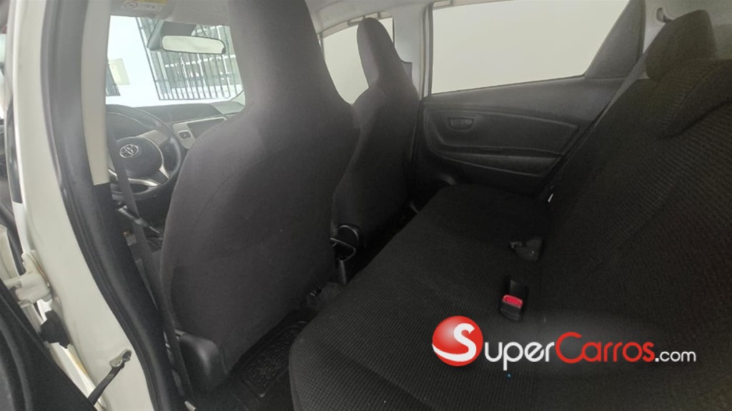 2017 Toyota VITZ — foto 9 / 9