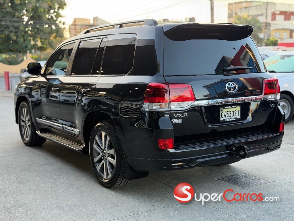 2019 Toyota Land Cruiser VXR — foto 6 / 12