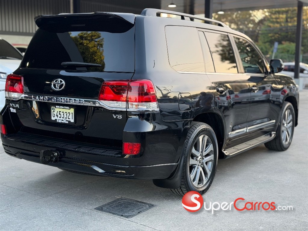 2019 Toyota Land Cruiser VXR — foto 7 / 12
