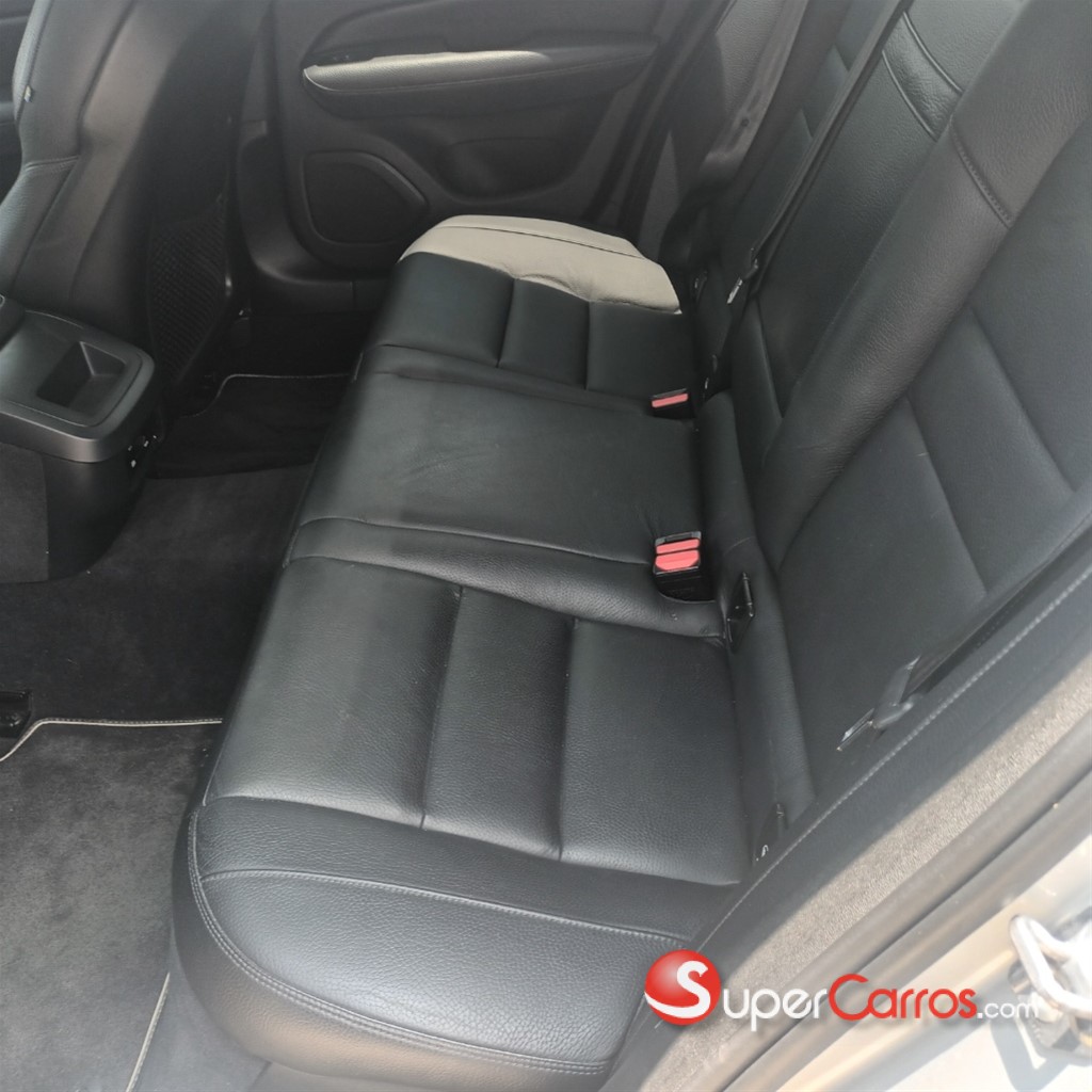 2020 Volvo S60 T6 R Design — foto 7 / 8