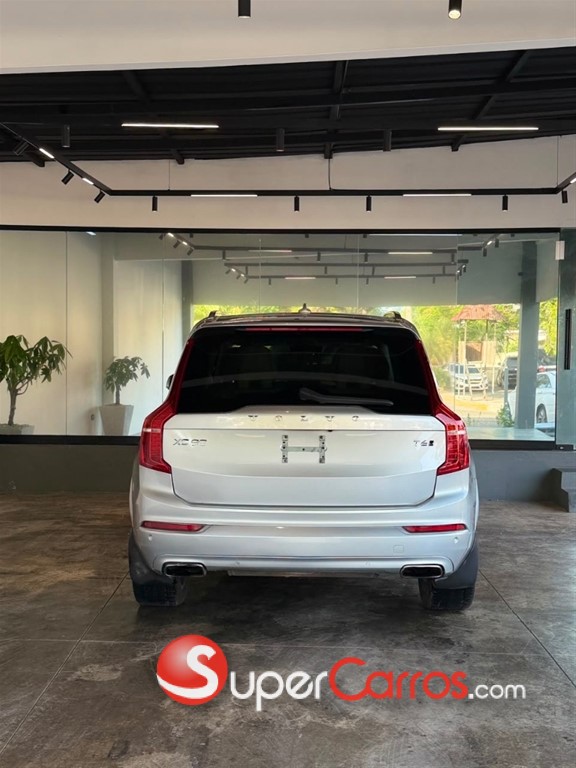 2021 Volvo XC90 Momentum T6 — foto 7 / 11