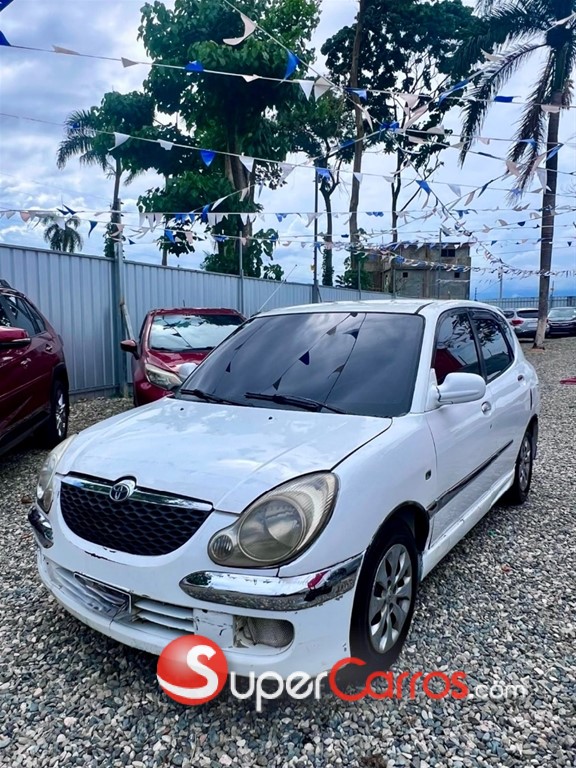 2003 Toyota Duet — foto 3 / 10