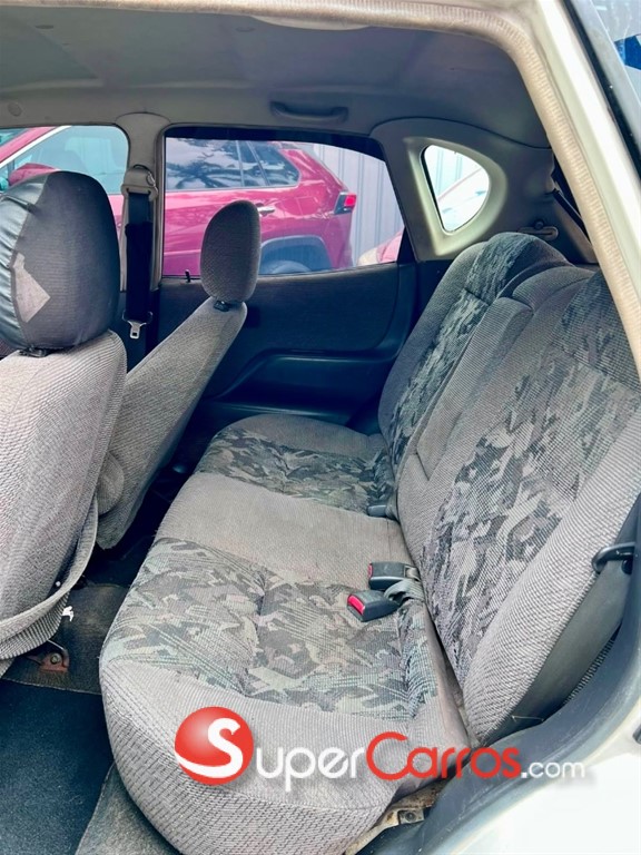 2003 Toyota Duet — foto 4 / 10