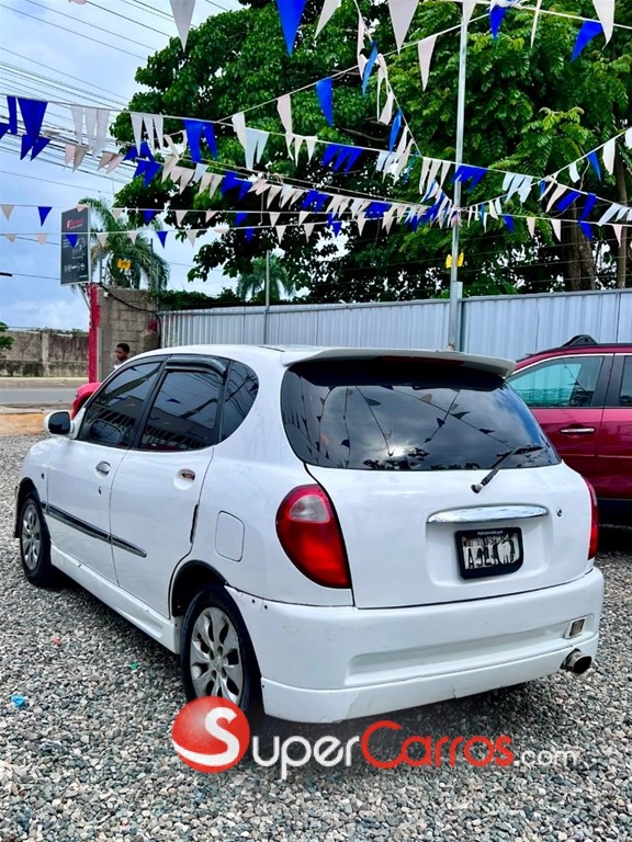 2003 Toyota Duet — foto 9 / 10