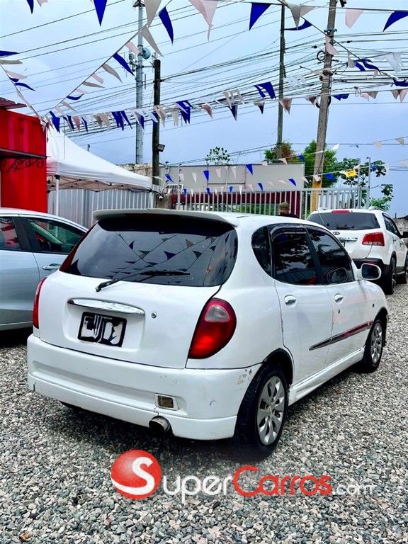 2003 Toyota Duet — foto 10 / 10