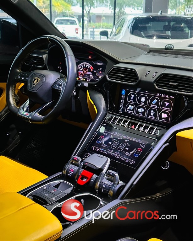 2021 Lamborghini Urus — foto 6 / 12