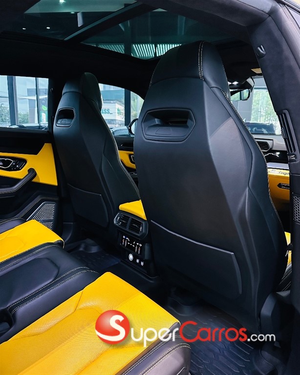 2021 Lamborghini Urus — foto 8 / 12