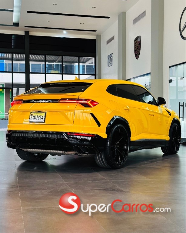 2021 Lamborghini Urus — foto 10 / 12