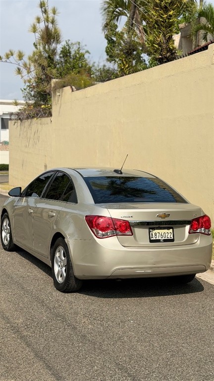 2016 Chevrolet Cruze LT — foto 2 / 12