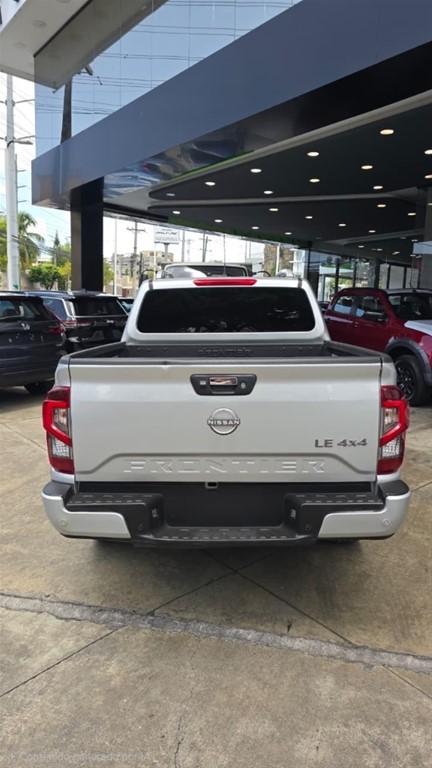 2025 Nissan Frontier LE — foto 5 / 12