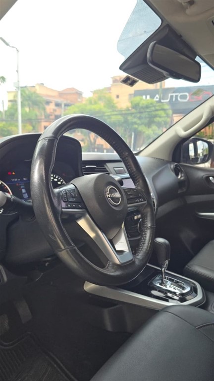 2025 Nissan Frontier LE — foto 9 / 12