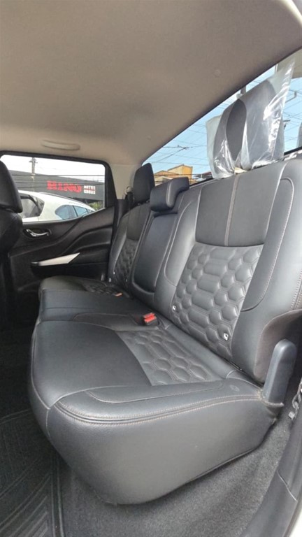 2025 Nissan Frontier LE — foto 10 / 12