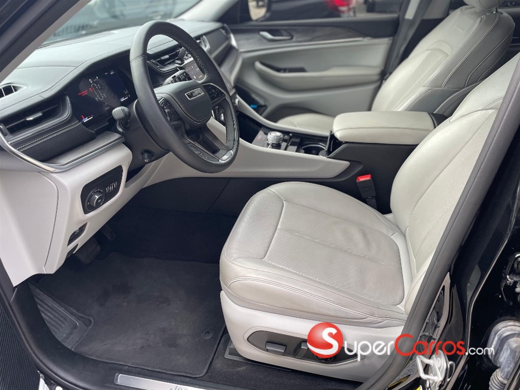 2021 Jeep Grand Cherokee L Overland — foto 6 / 10