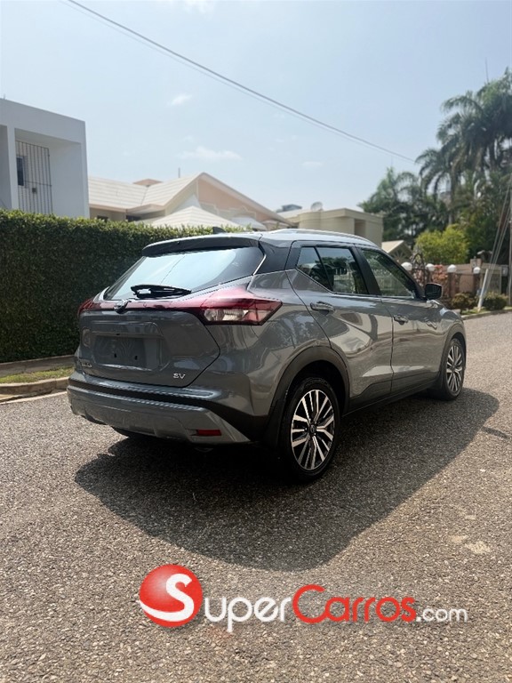 2023 Nissan Kicks SV — foto 3 / 9