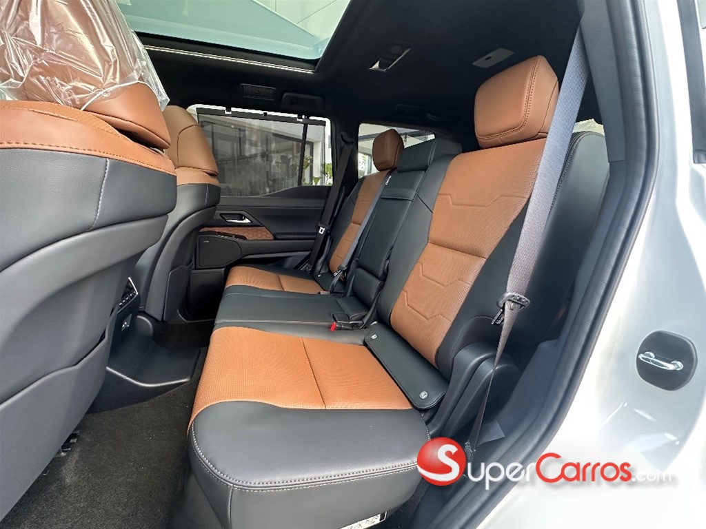 2027 Lexus GX 550 Luxury — foto 6 / 12