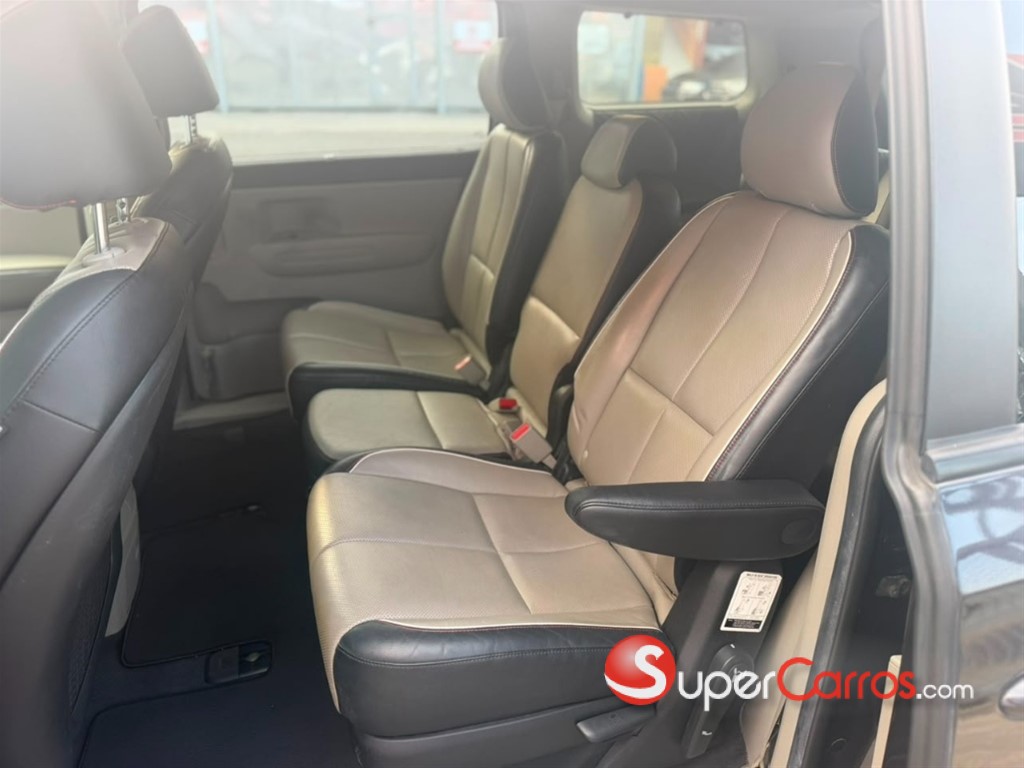 2020 Kia Sedona EX — foto 7 / 11
